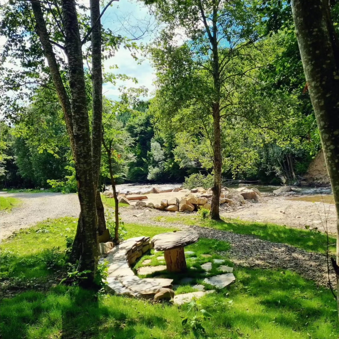 Adventure Yoga Retreat: Redescopera Curajul, Increderea si Bucuria Jocului!