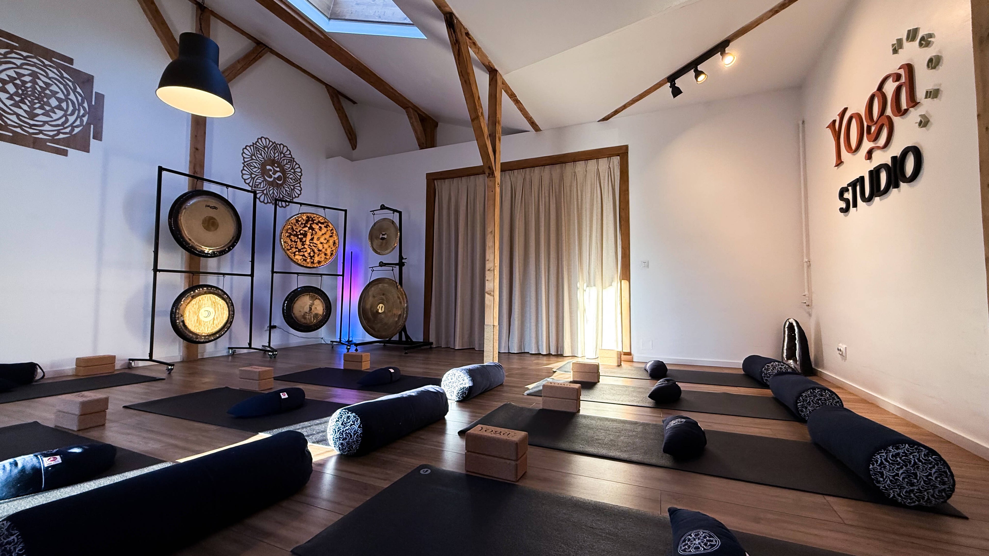 Find Your Inner Balance: Between Sun & Moon · Începător · Mediu — București
